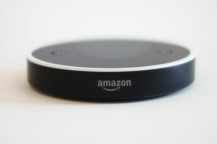 Echo Show 8 2025 detalle controles privacidad cámara